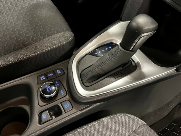 toyota-yaris-cross-elektrisitetbensin-2022-big-40