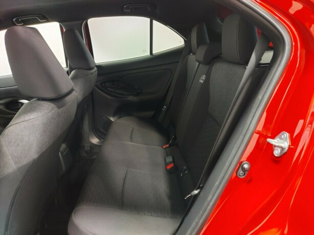 toyota-yaris-cross-elektrisitetbensin-2022-big-22