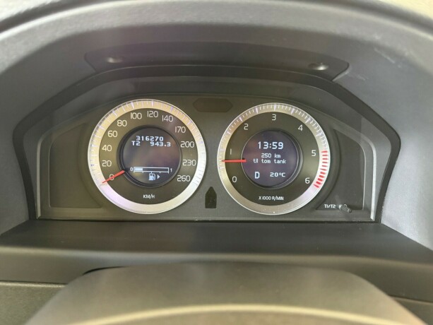 volvo-xc-70-diesel-2010-big-11