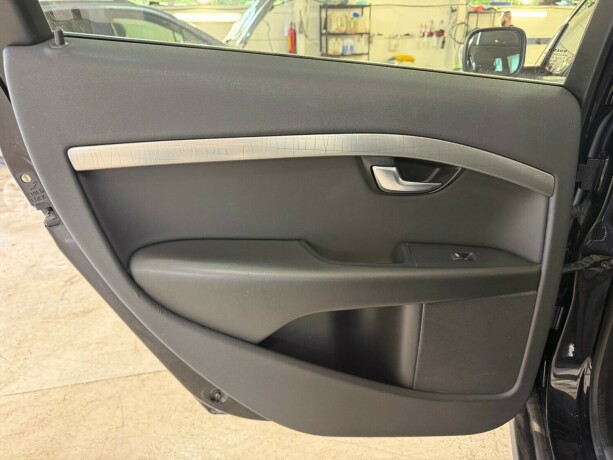 volvo-xc-70-diesel-2010-big-24