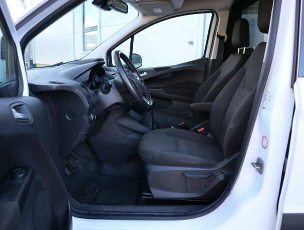 ford-transit-courier-diesel-2018-big-6