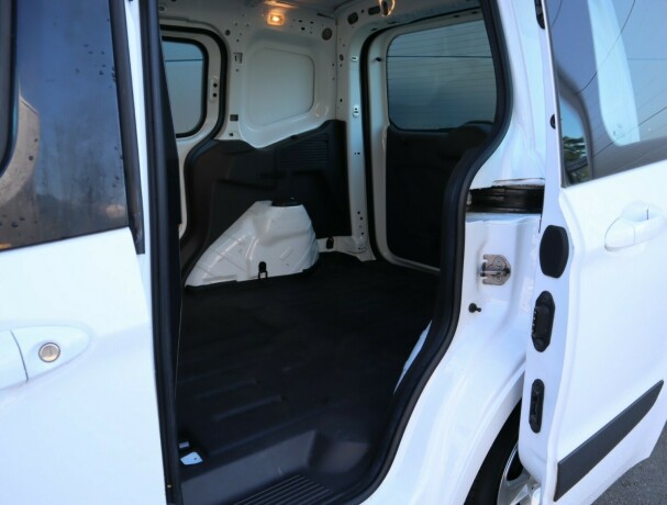 ford-transit-courier-diesel-2018-big-11