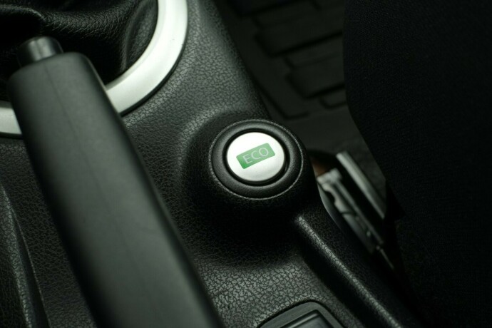 nissan-note-bensin-2015-big-33
