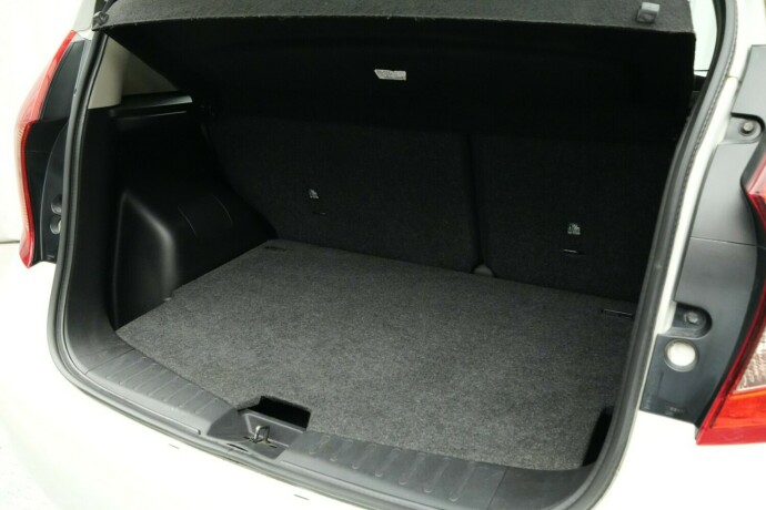 nissan-note-bensin-2015-big-13