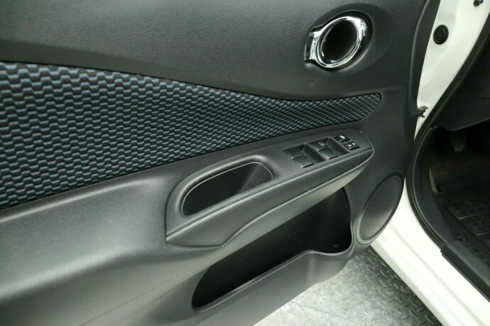 nissan-note-bensin-2015-big-8