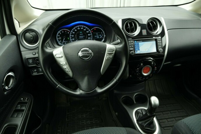 nissan-note-bensin-2015-big-21