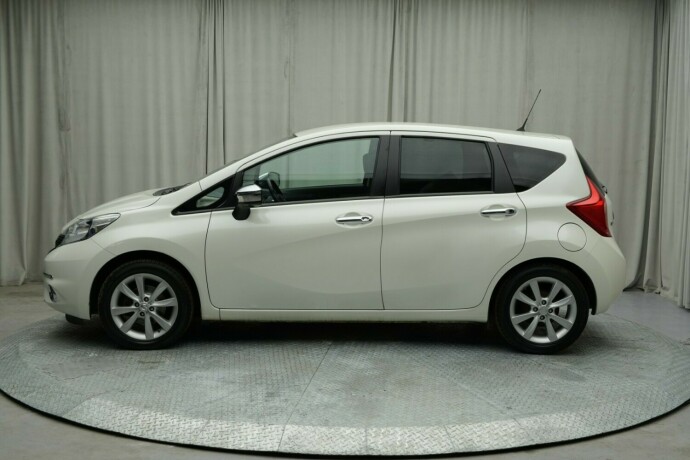 nissan-note-bensin-2015-big-3