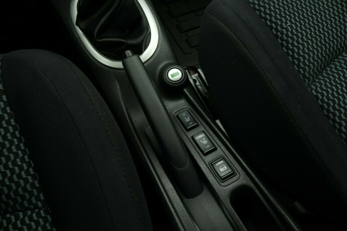 nissan-note-bensin-2015-big-32