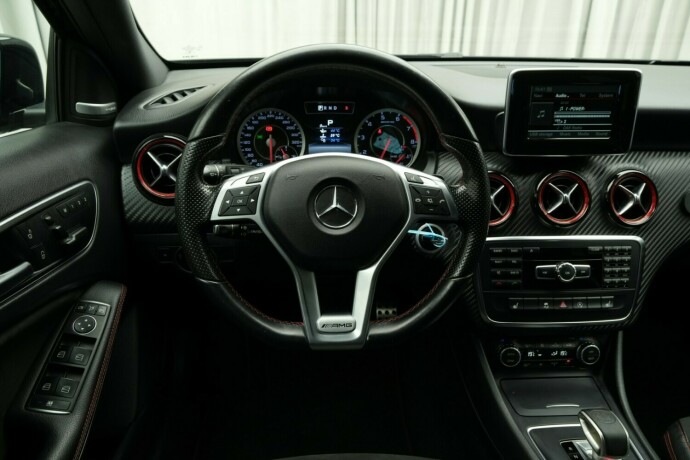 mercedes-benz-a45-bensin-2016-big-18