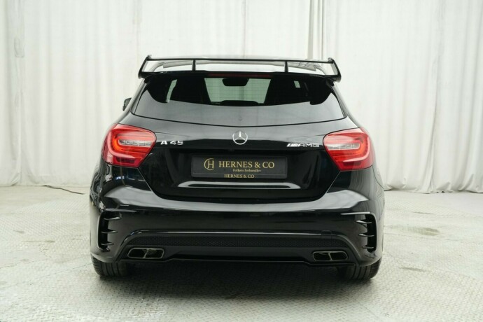 mercedes-benz-a45-bensin-2016-big-9