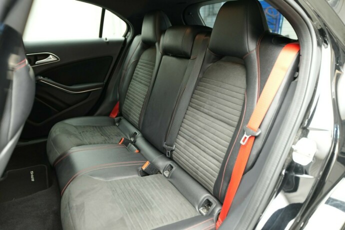 mercedes-benz-a45-bensin-2016-big-30