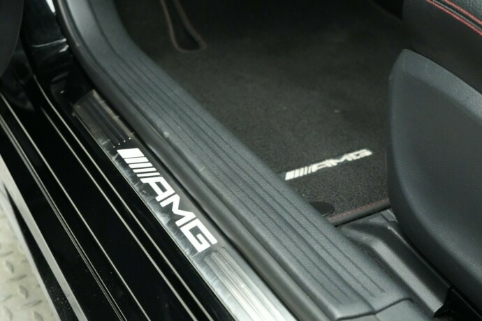 mercedes-benz-a45-bensin-2016-big-15