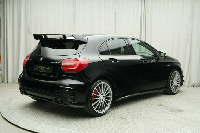 mercedes-benz-a45-bensin-2016-big-11