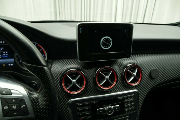 mercedes-benz-a45-bensin-2016-big-27