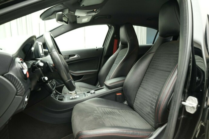 mercedes-benz-a45-bensin-2016-big-17