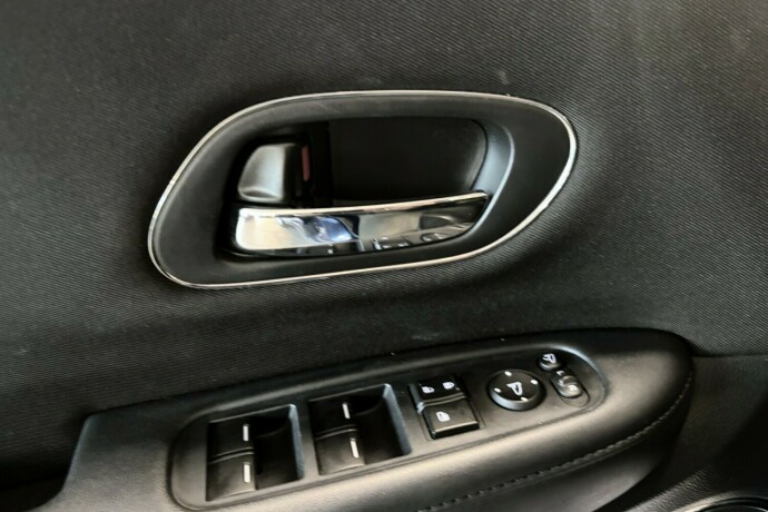 honda-hr-v-bensin-2016-big-24