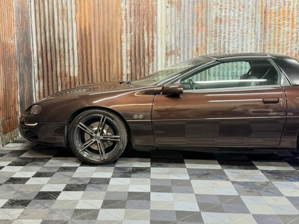 chevrolet-camaro-bensin-2000-big-12