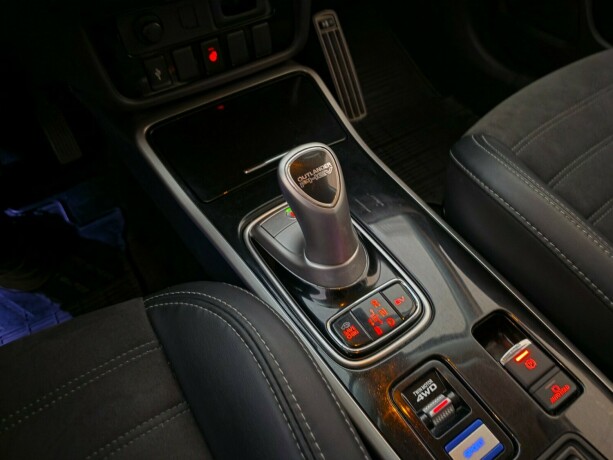 mitsubishi-outlander-plug-in-petrol-2019-big-20