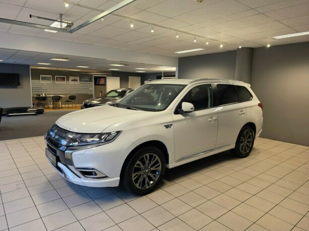 mitsubishi-outlander-plug-in-petrol-2019-big-7