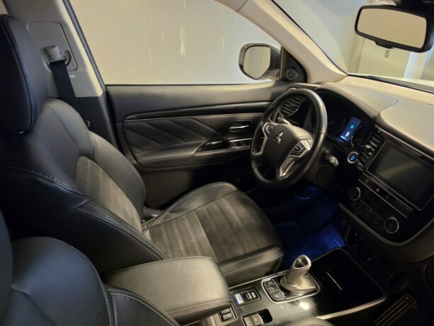mitsubishi-outlander-plug-in-petrol-2019-big-13
