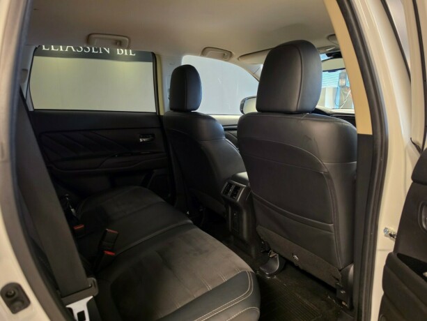 mitsubishi-outlander-plug-in-petrol-2019-big-14