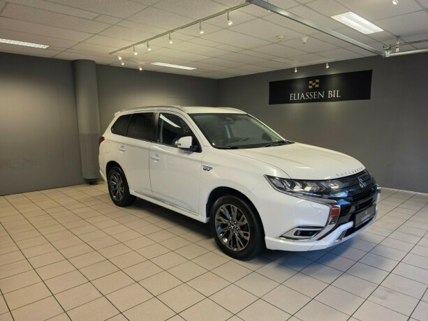 mitsubishi-outlander-plug-in-petrol-2019-big-10