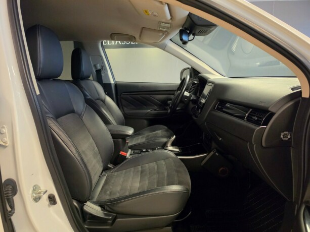 mitsubishi-outlander-plug-in-petrol-2019-big-11