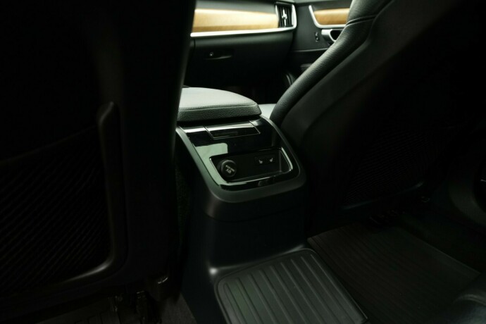 volvo-s90-elektrisitetbensin-2018-big-50