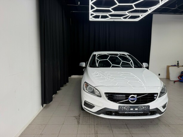 volvo-v60-elektrisitetdiesel-2017-big-2