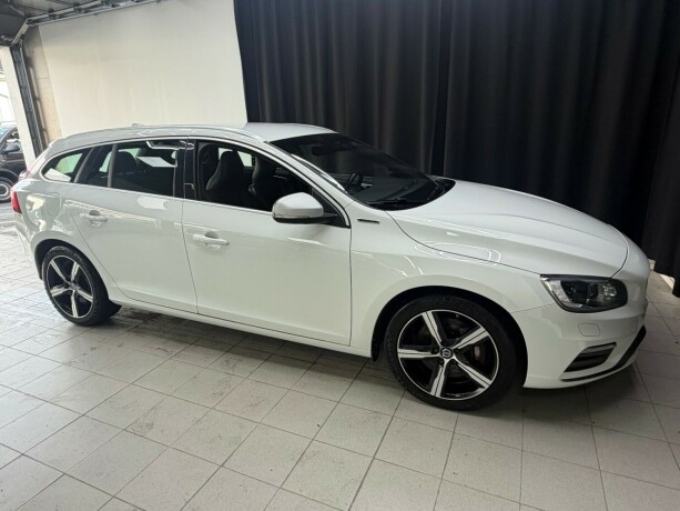volvo-v60-elektrisitetdiesel-2017-big-6