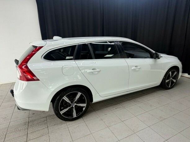 volvo-v60-elektrisitetdiesel-2017-big-7