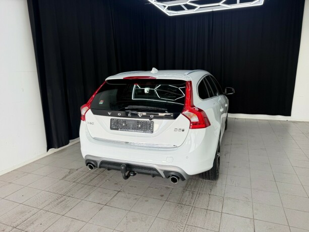 volvo-v60-elektrisitetdiesel-2017-big-9