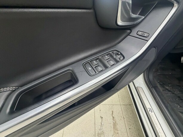 volvo-v60-elektrisitetdiesel-2017-big-15