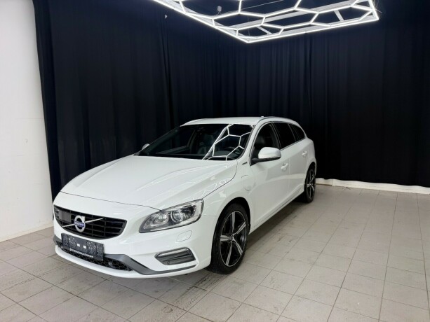 volvo-v60-elektrisitetdiesel-2017-big-0
