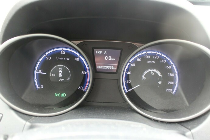 hyundai-ix35-diesel-2012-big-7