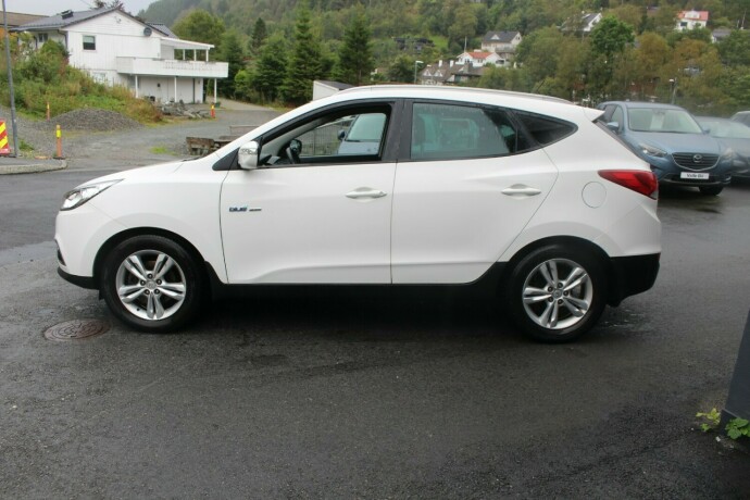 hyundai-ix35-diesel-2012-big-4
