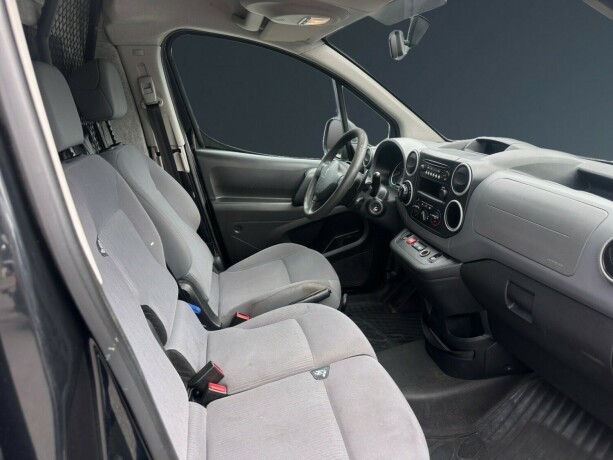 peugeot-partner-diesel-2012-big-10
