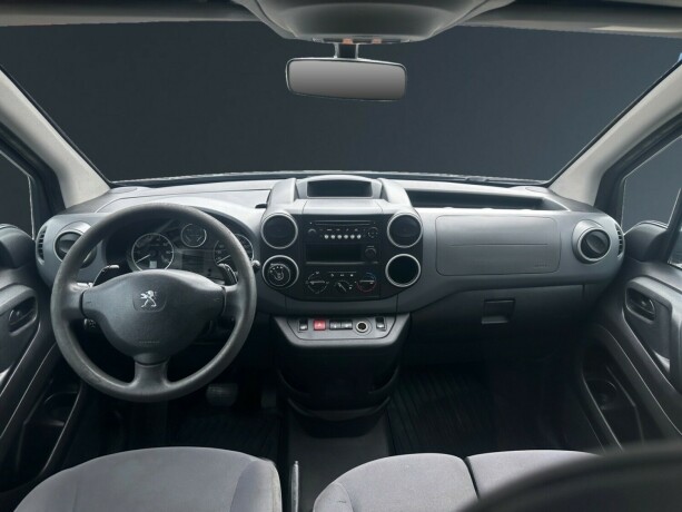 peugeot-partner-diesel-2012-big-9
