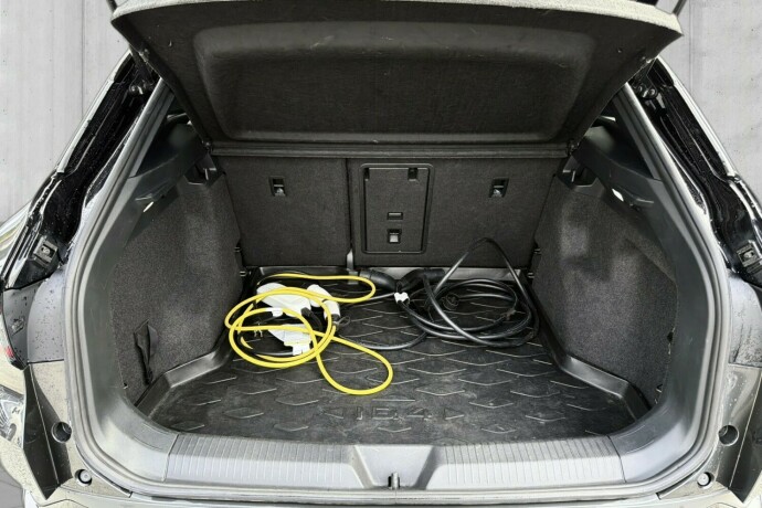 volkswagen-id4-elektrisitet-2021-big-18