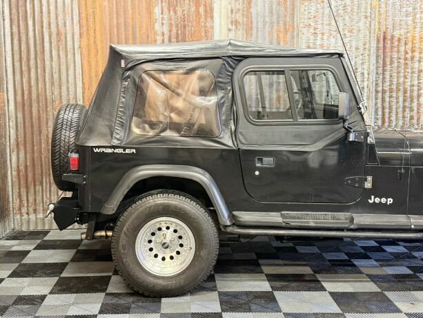 jeep-wrangler-bensin-1993-big-3