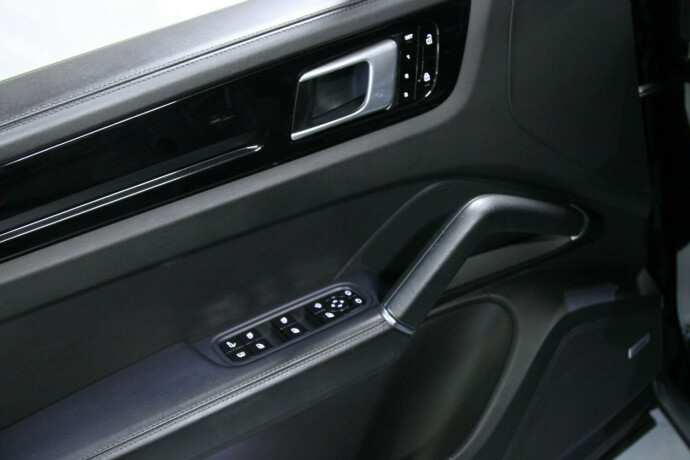 porsche-cayenne-coupe-elektrisitetbensin-2020-big-20