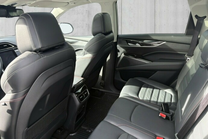 maxus-euniq-6-elektrisitet-2022-big-15