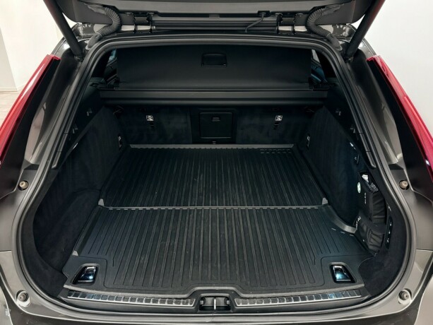 volvo-v90-plug-in-petrol-2019-big-24