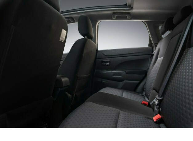 mitsubishi-asx-bensin-2012-big-22
