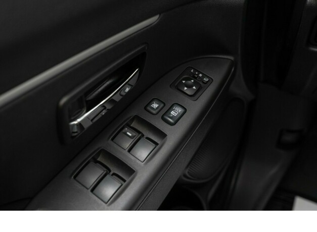 mitsubishi-asx-bensin-2012-big-21
