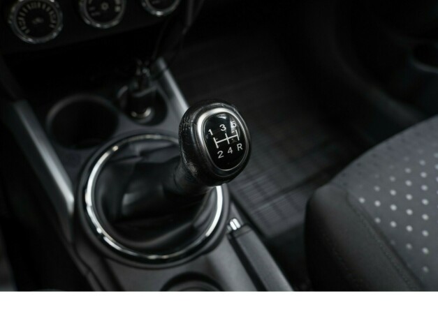 mitsubishi-asx-bensin-2012-big-13