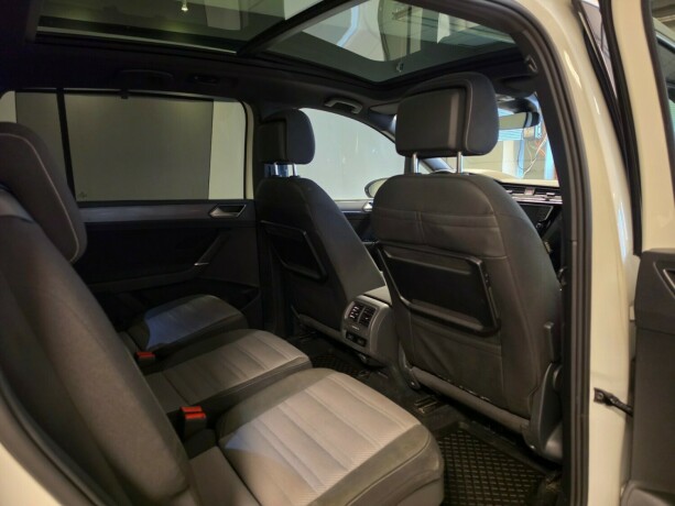 volkswagen-touran-bensin-2017-big-19