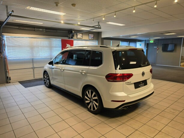 volkswagen-touran-bensin-2017-big-6