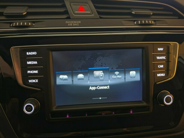 volkswagen-touran-bensin-2017-big-32