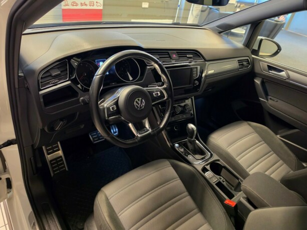 volkswagen-touran-bensin-2017-big-28